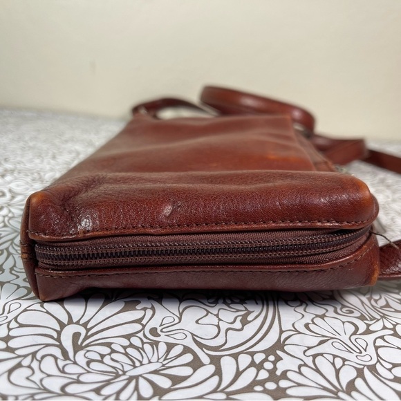 HOBO International Crossbody leather bag/orginizer - Picture 5 of 15